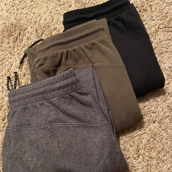 Men’s joggers - Picture 1 of 2